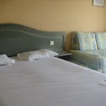 La Chaumiere 2*