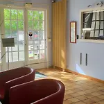 ホテル La Chaumiere 2*