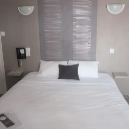 La Chaumiere 2* 圣让-德蒙