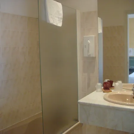 酒店 La Chaumiere 2*