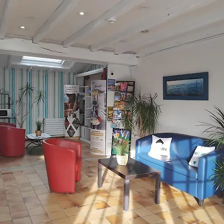 La Chaumiere Hotel 2*