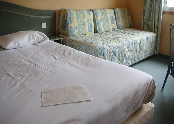 La Chaumiere Hotel 2*