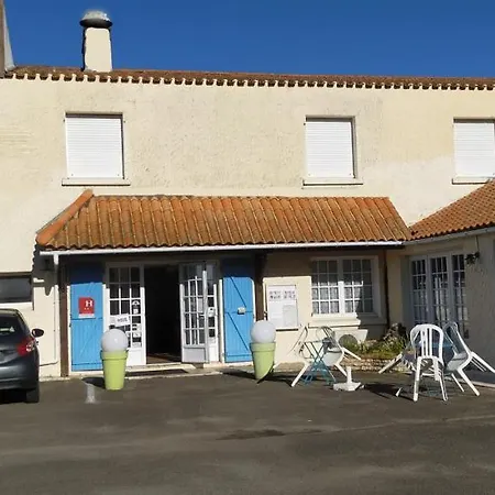 La Chaumiere Hotel 2*