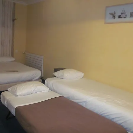 La Chaumiere Hotell 2*