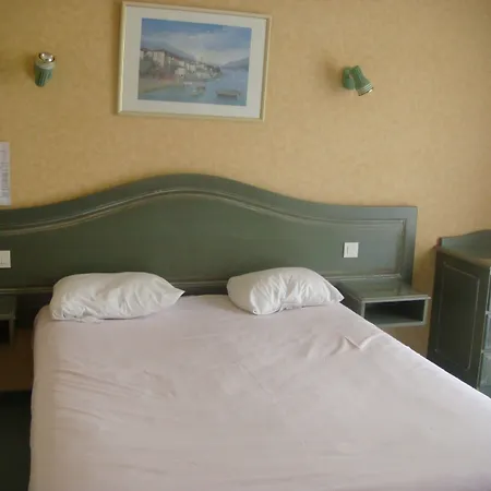 Hotel La Chaumière 2*