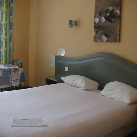 La Chaumière Hotel