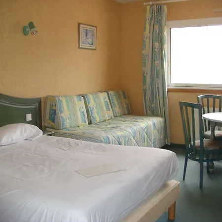 La Chaumière Hotel