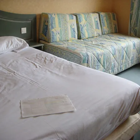 La Chaumière Hotel 2*