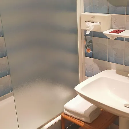 La Chaumière Hotel 2*