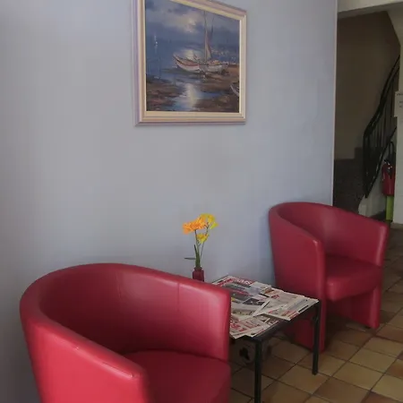 La Chaumiere Hotell 2*