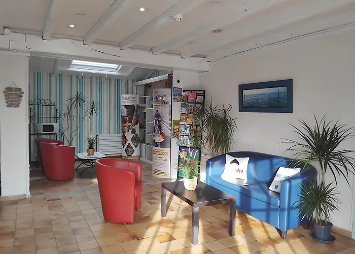 La Chaumiere Hotel 2*